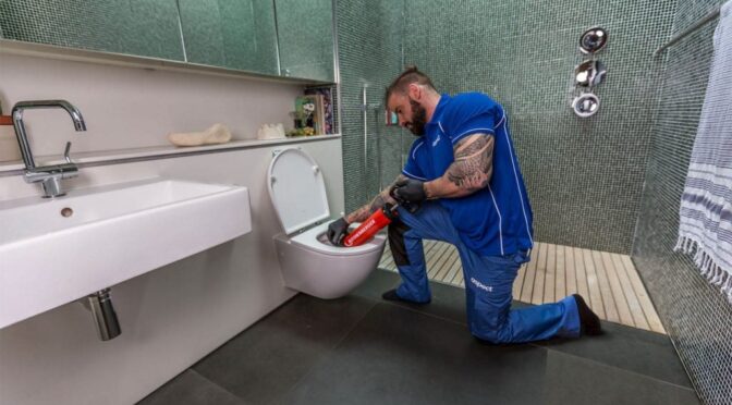 What To Do When Unclogging A Toilet?